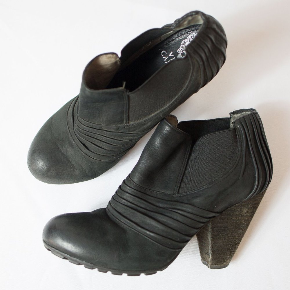 Vince Camuto Black Moto Booties Size 5
